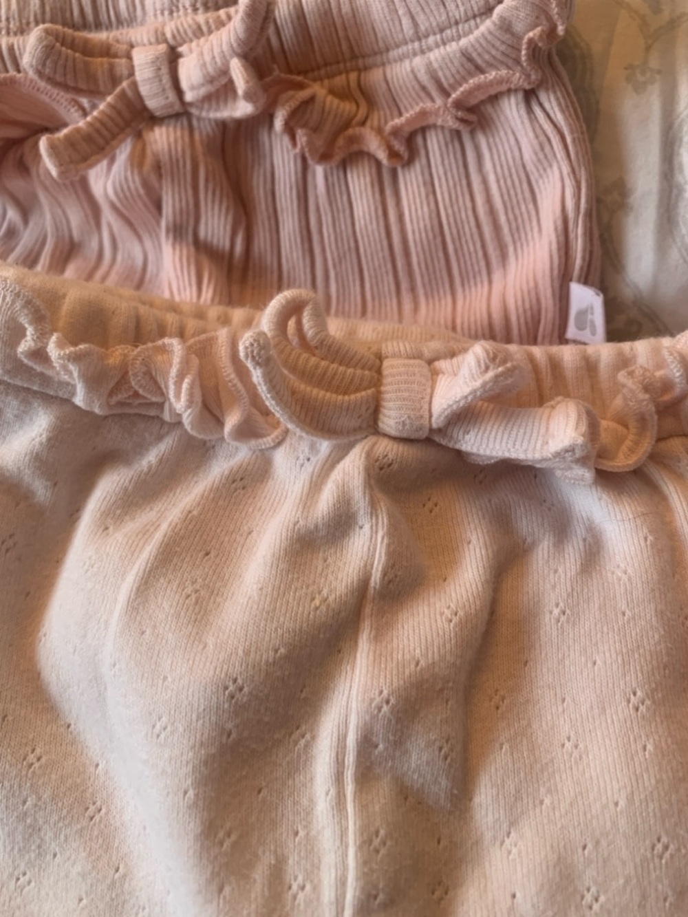 Bundle of Baby Girl 0-3 months - pants, onesie, sleepers - EUC 6 pieces - Picture 7 of 14